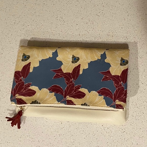 Fold-Over Purse - Picture 3 of 4